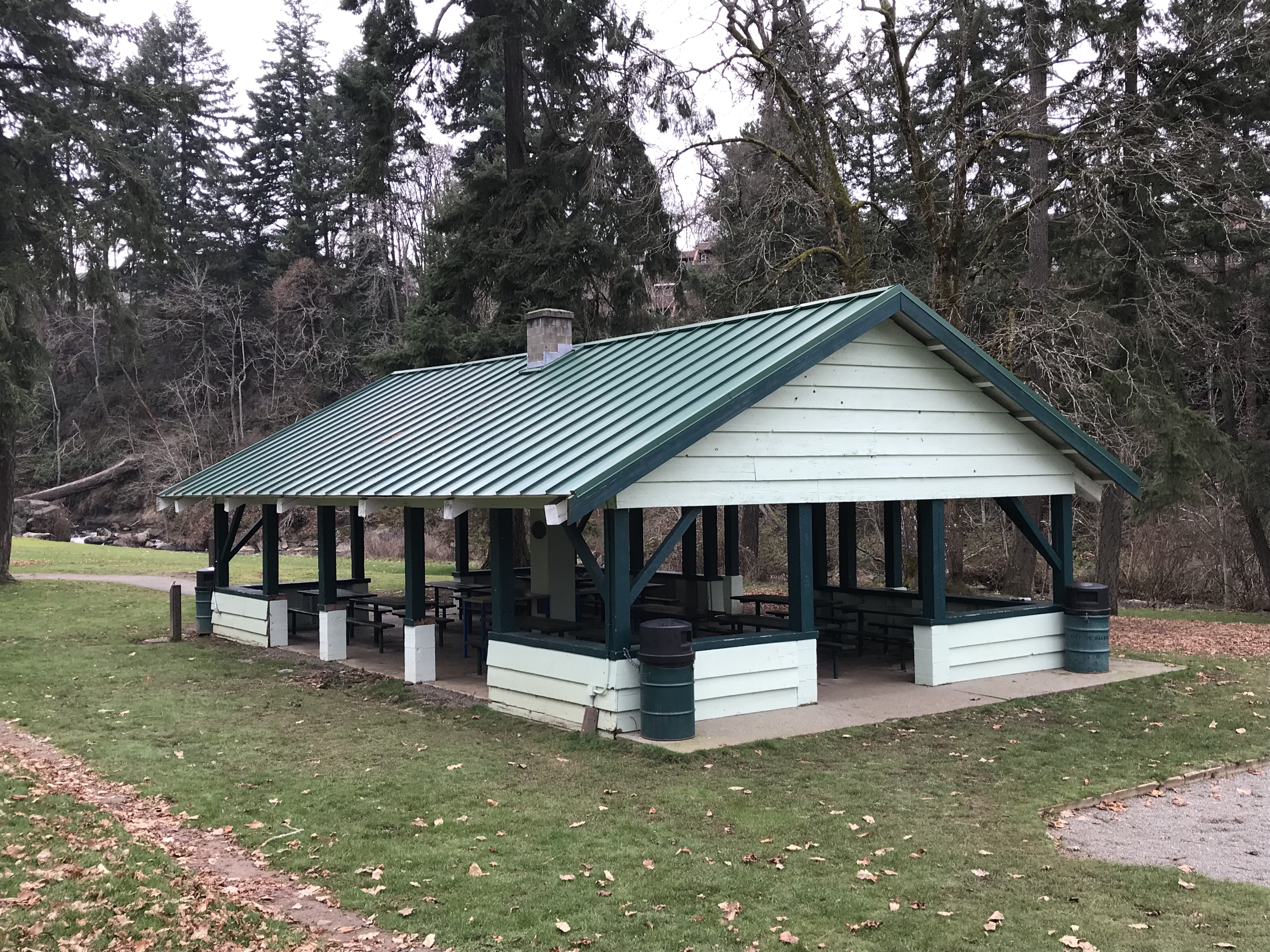 Bowen Shelter River Horizontal