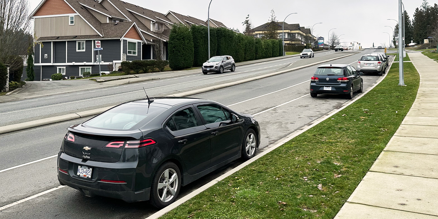 cars parked along a wide divided street in Nanaimo