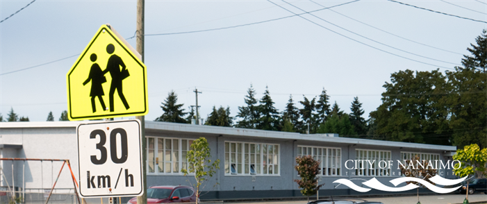 schoo-zone Image of a school zone sign